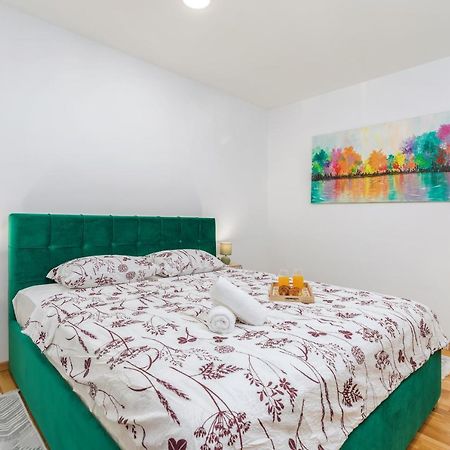 Apartment Lorilu Пула Экстерьер фото